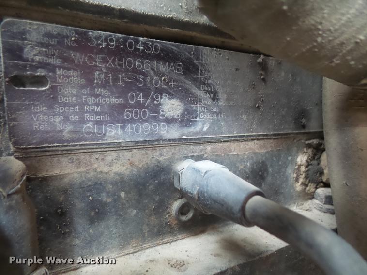 image for item DA6254 1999 International 8100 service truck