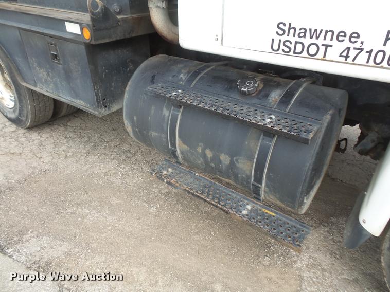 image for item DA6254 1999 International 8100 service truck