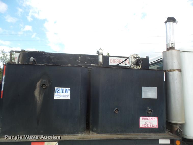 image for item DA6254 1999 International 8100 service truck