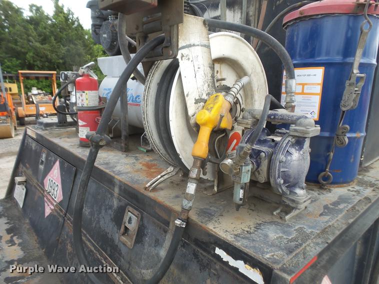 image for item DA6254 1999 International 8100 service truck