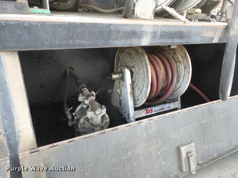 image for item DA6254 1999 International 8100 service truck