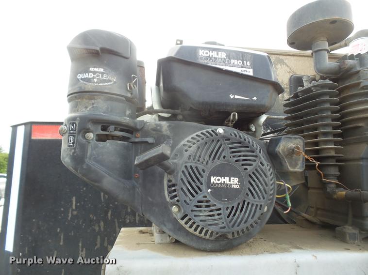 image for item DA6254 1999 International 8100 service truck