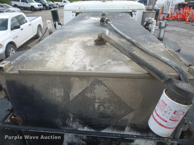 image for item DA6254 1999 International 8100 service truck