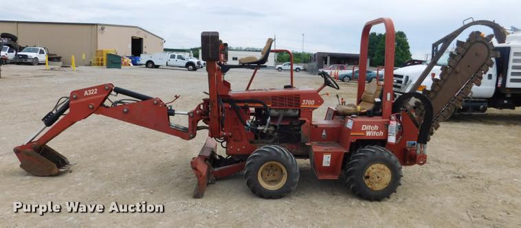 image for item DA6284 2001 Ditch Witch 3700 trencher