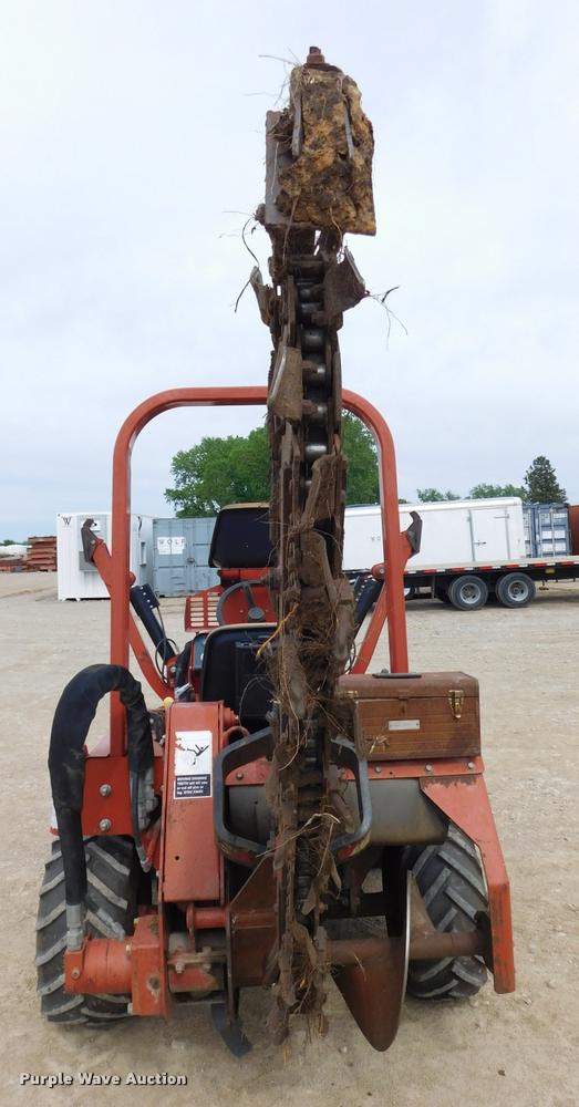 image for item DA6284 2001 Ditch Witch 3700 trencher