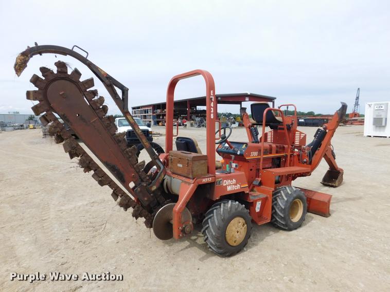 image for item DA6284 2001 Ditch Witch 3700 trencher