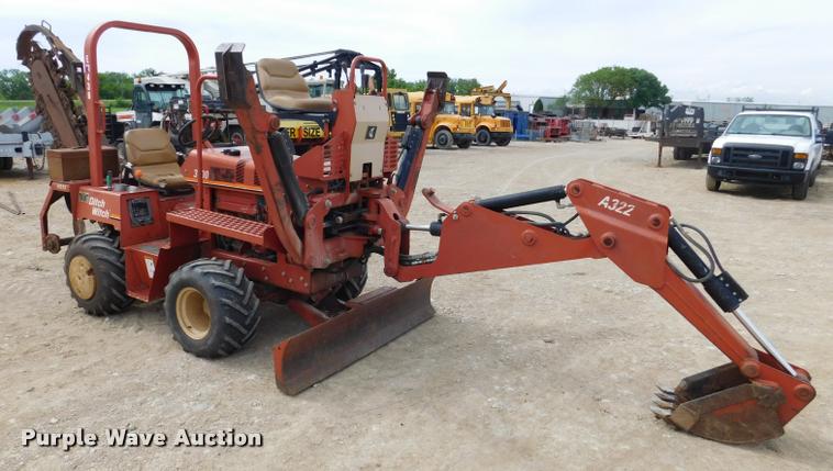 image for item DA6284 2001 Ditch Witch 3700 trencher