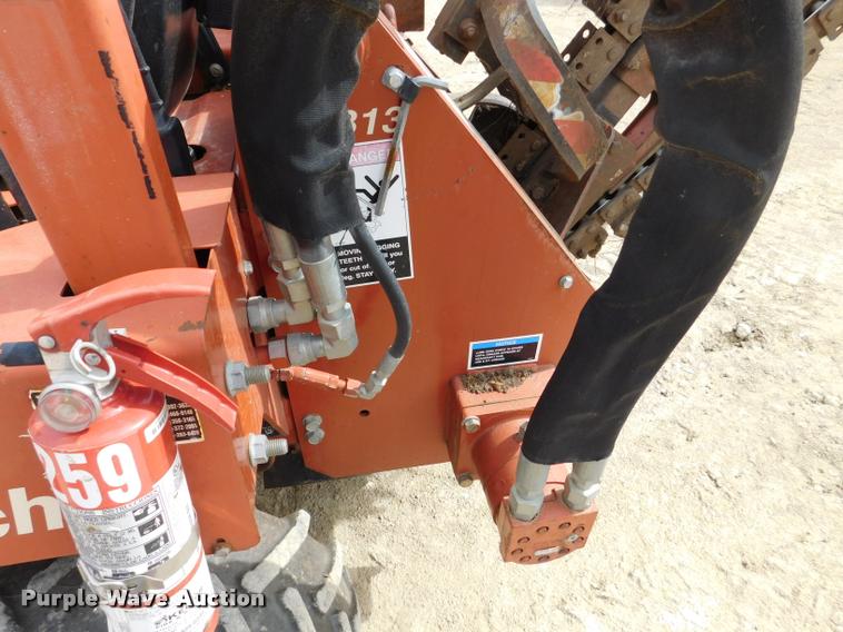 image for item DA6284 2001 Ditch Witch 3700 trencher