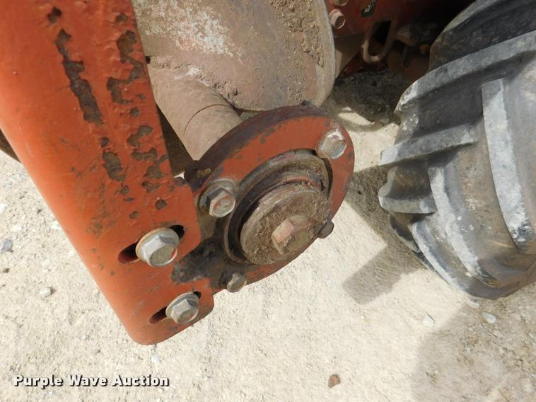 image for item DA6284 2001 Ditch Witch 3700 trencher