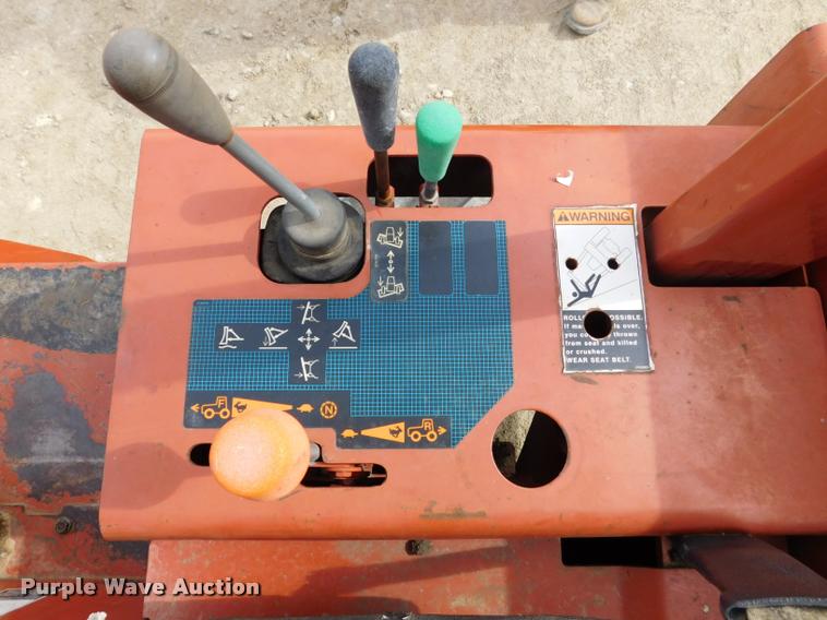 image for item DA6284 2001 Ditch Witch 3700 trencher