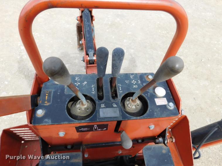 image for item DA6284 2001 Ditch Witch 3700 trencher