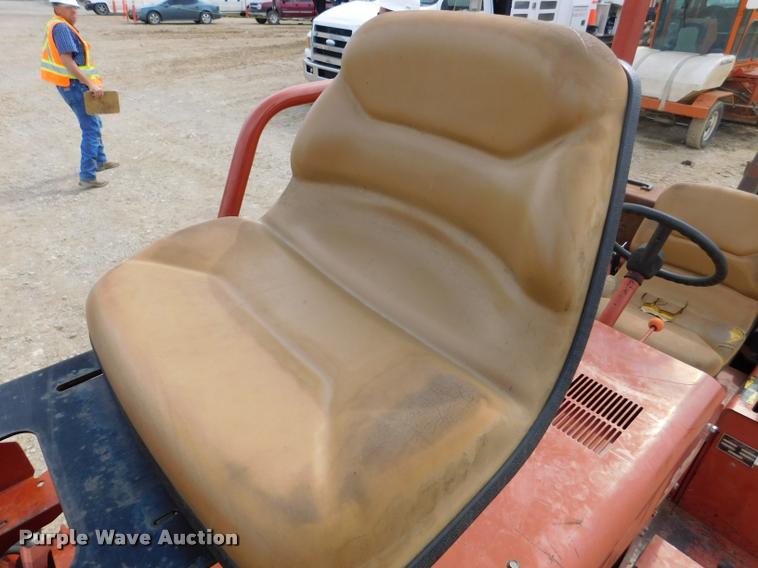 image for item DA6284 2001 Ditch Witch 3700 trencher