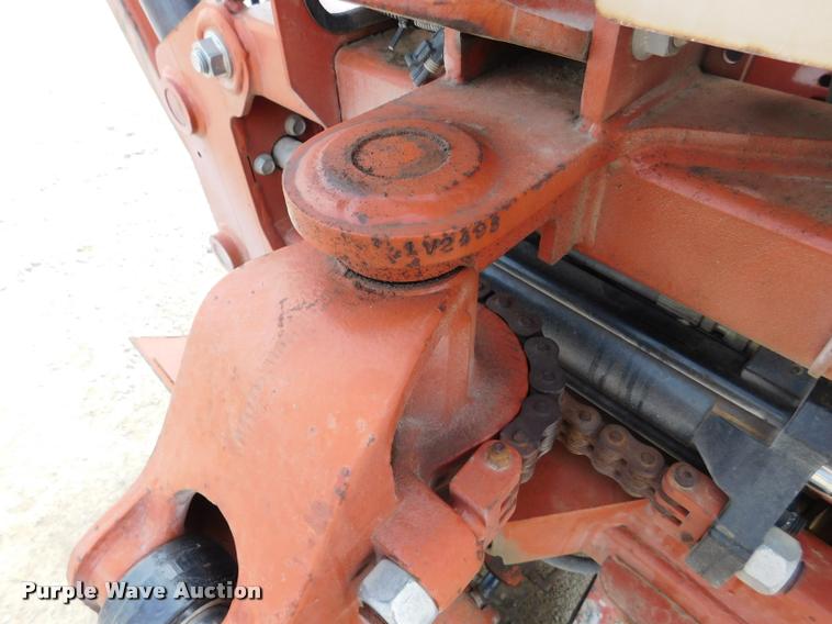 image for item DA6284 2001 Ditch Witch 3700 trencher