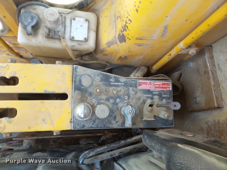 image for item DA6302 1979 Caterpillar 130G motor grader