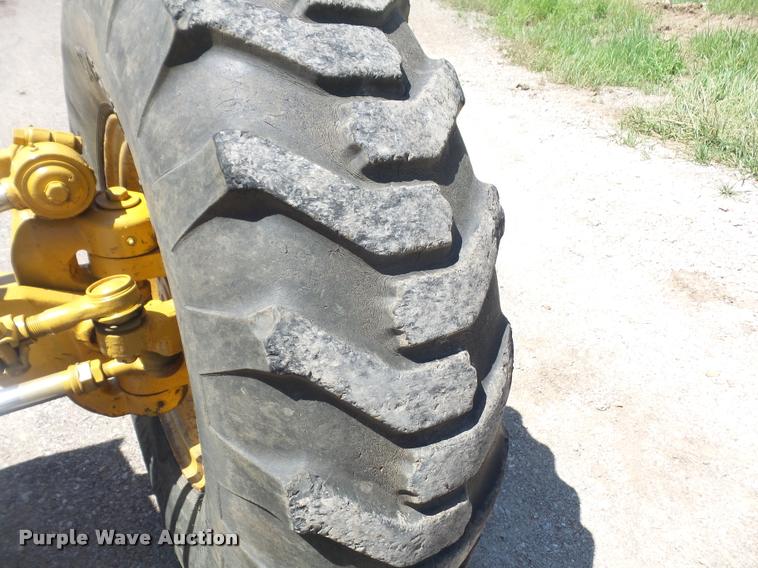 image for item DA6302 1979 Caterpillar 130G motor grader