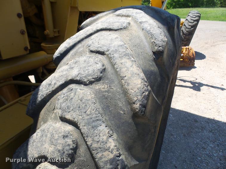 image for item DA6302 1979 Caterpillar 130G motor grader