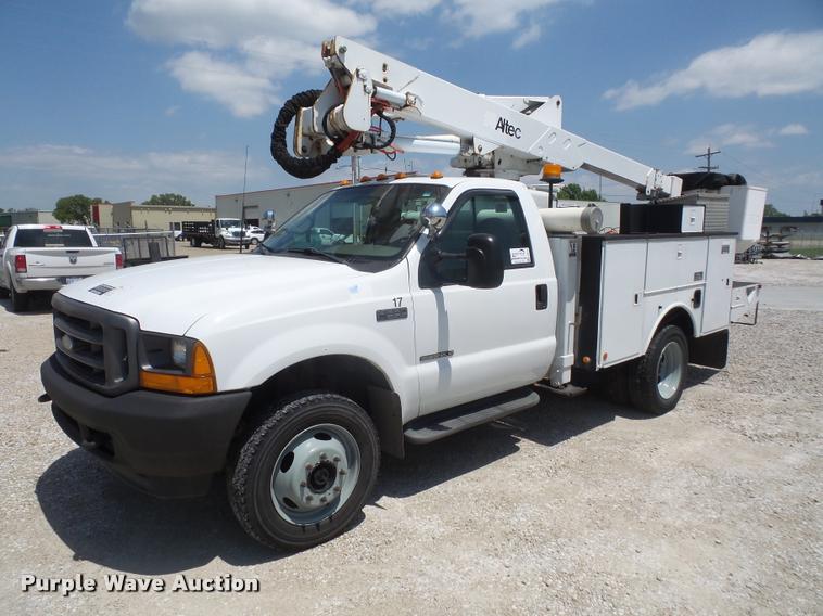 image for item DA6315 2001 Ford F550 Super Duty bucket truck