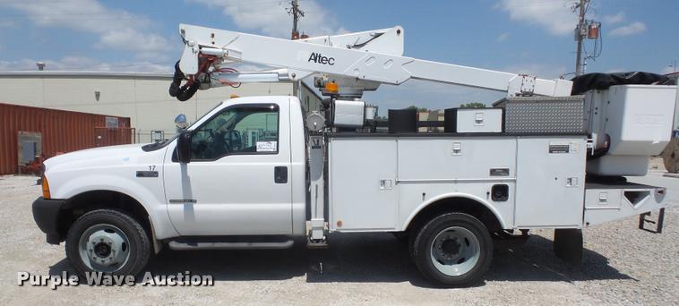 image for item DA6315 2001 Ford F550 Super Duty bucket truck