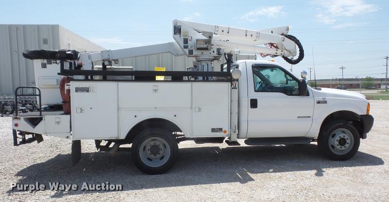 image for item DA6315 2001 Ford F550 Super Duty bucket truck