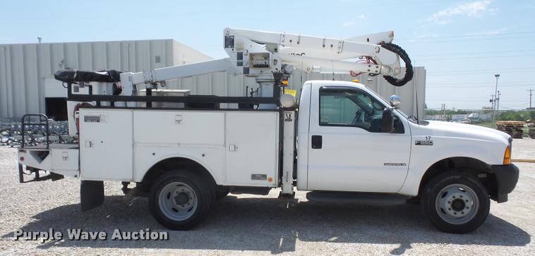 image for item DA6315 2001 Ford F550 Super Duty bucket truck
