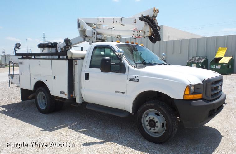 image for item DA6315 2001 Ford F550 Super Duty bucket truck