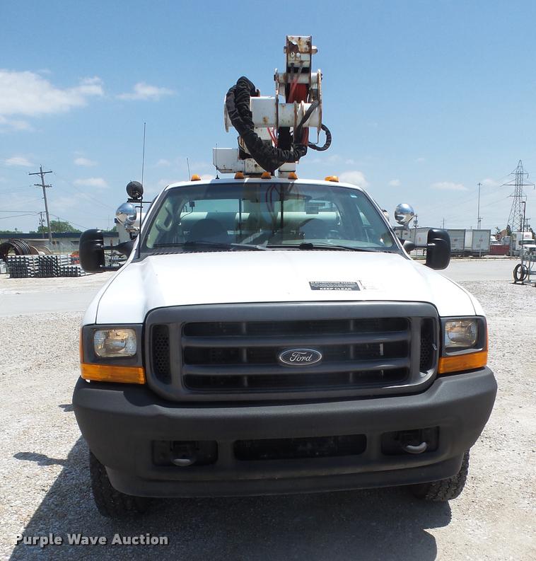 image for item DA6315 2001 Ford F550 Super Duty bucket truck