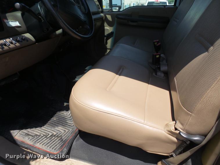 image for item DA6315 2001 Ford F550 Super Duty bucket truck