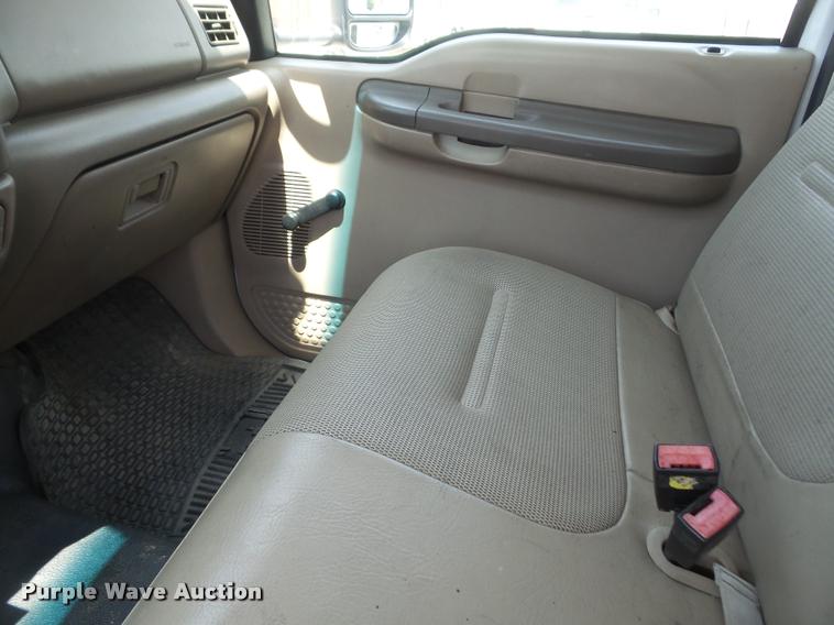 image for item DA6315 2001 Ford F550 Super Duty bucket truck