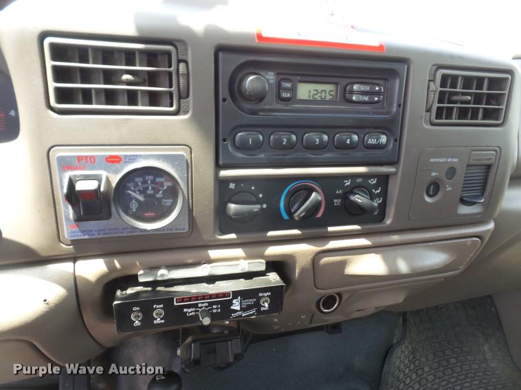 image for item DA6315 2001 Ford F550 Super Duty bucket truck