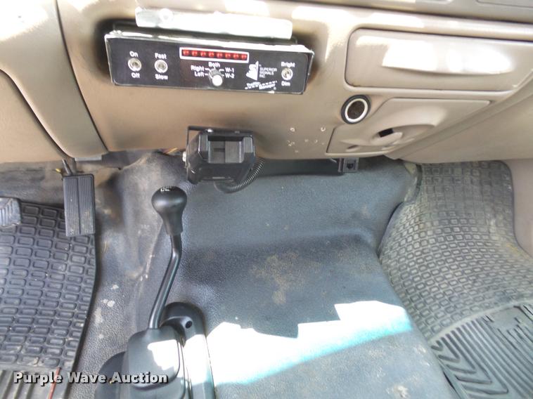 image for item DA6315 2001 Ford F550 Super Duty bucket truck