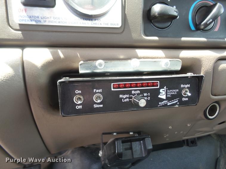 image for item DA6315 2001 Ford F550 Super Duty bucket truck