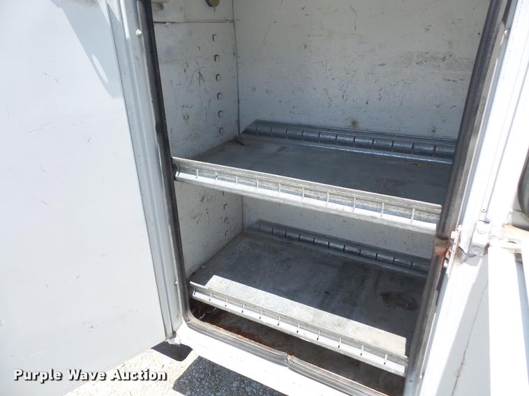 image for item DA6315 2001 Ford F550 Super Duty bucket truck