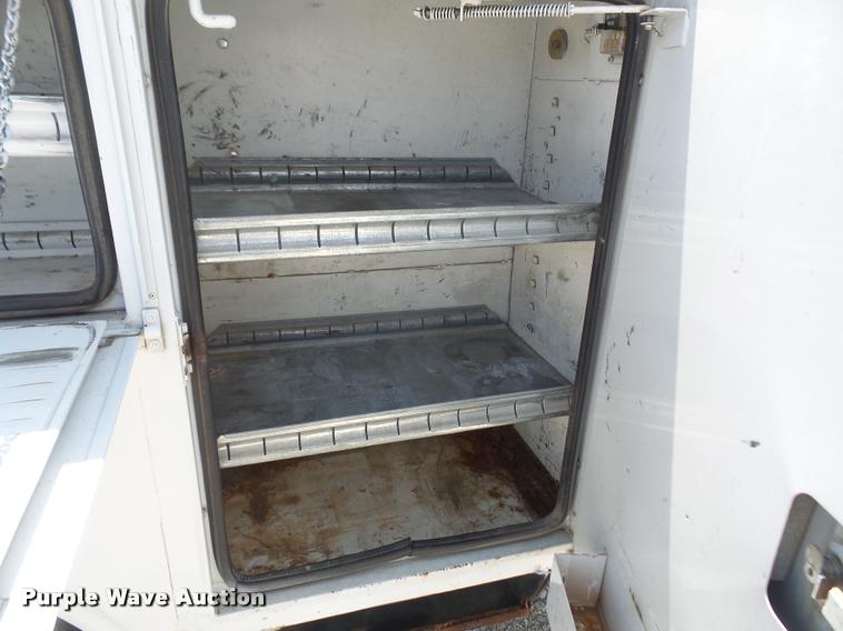 image for item DA6315 2001 Ford F550 Super Duty bucket truck