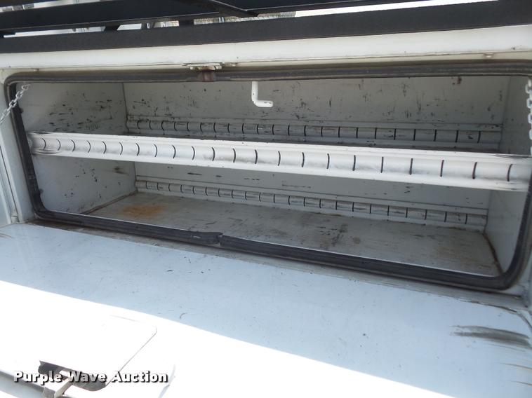 image for item DA6315 2001 Ford F550 Super Duty bucket truck