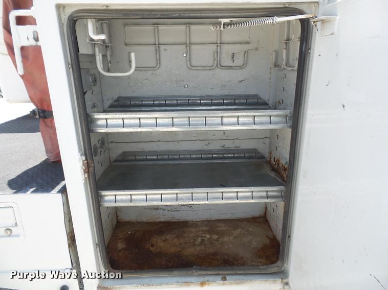 image for item DA6315 2001 Ford F550 Super Duty bucket truck