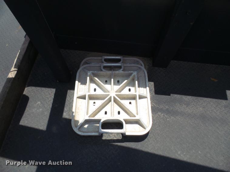 image for item DA6315 2001 Ford F550 Super Duty bucket truck