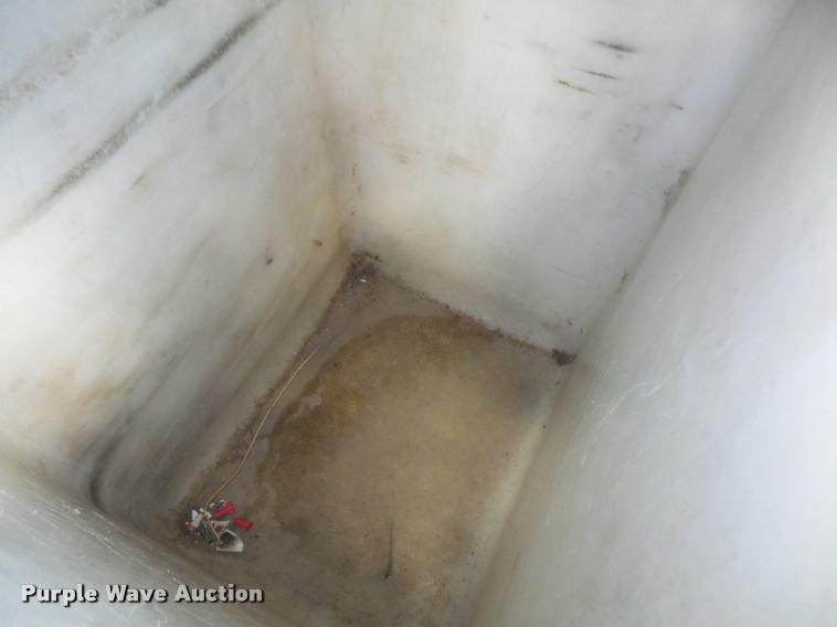 image for item DA6315 2001 Ford F550 Super Duty bucket truck