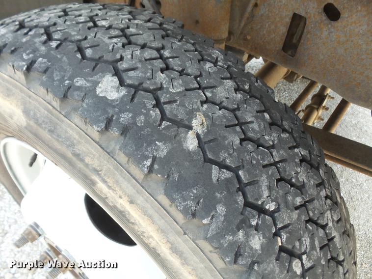 image for item DA6315 2001 Ford F550 Super Duty bucket truck