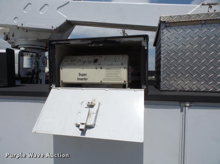 image for item DA6315 2001 Ford F550 Super Duty bucket truck