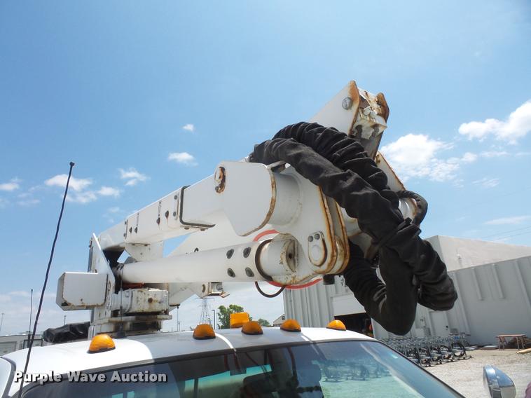 image for item DA6315 2001 Ford F550 Super Duty bucket truck