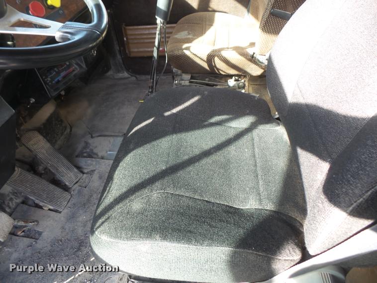 image for item DA6331 1989 Peterbilt 379 dump truck