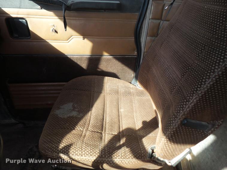 image for item DA6331 1989 Peterbilt 379 dump truck