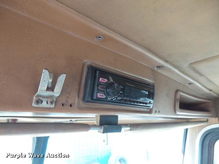 image for item DA6331 1989 Peterbilt 379 dump truck