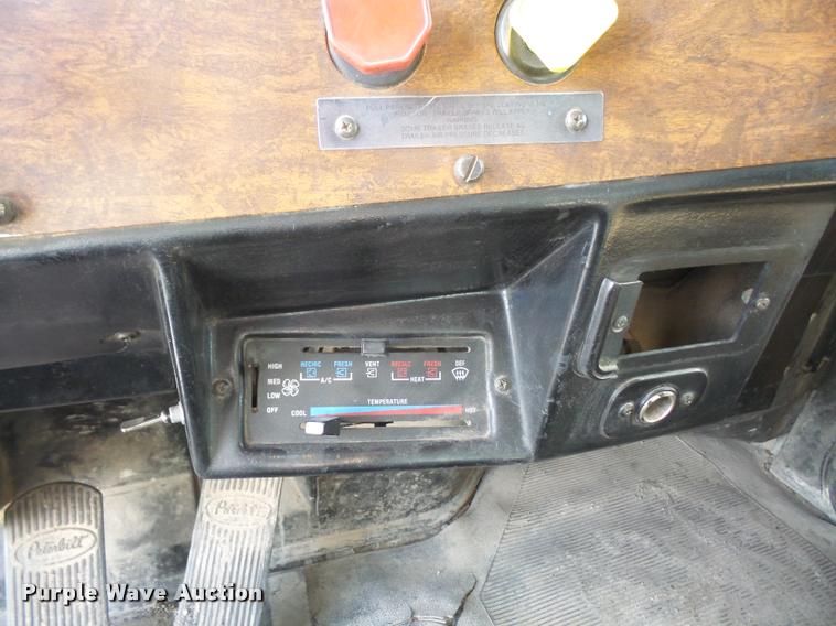 image for item DA6331 1989 Peterbilt 379 dump truck