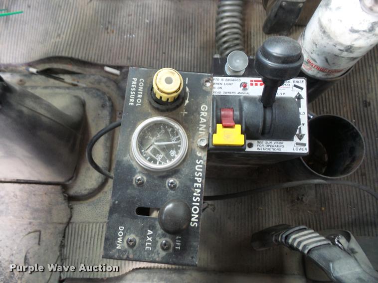 image for item DA6331 1989 Peterbilt 379 dump truck