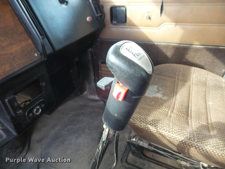 image for item DA6331 1989 Peterbilt 379 dump truck