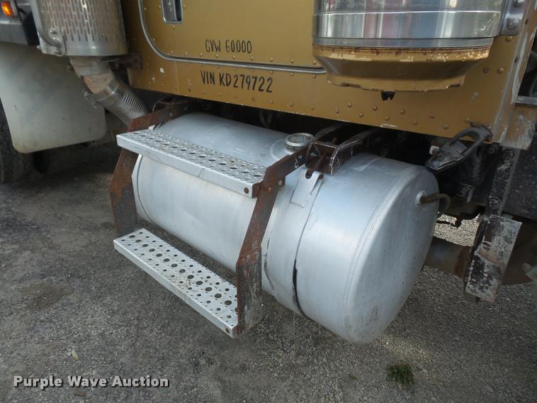 image for item DA6331 1989 Peterbilt 379 dump truck