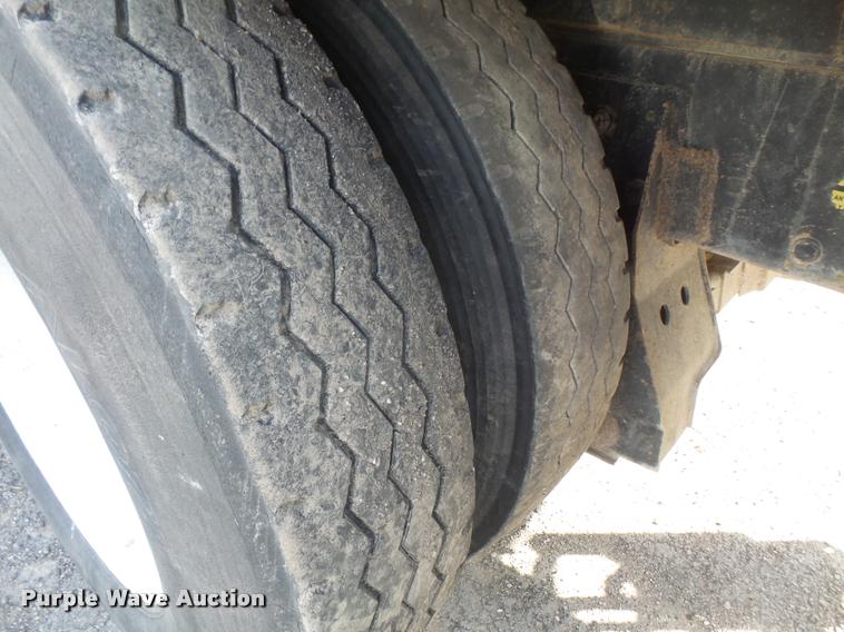 image for item DA6331 1989 Peterbilt 379 dump truck