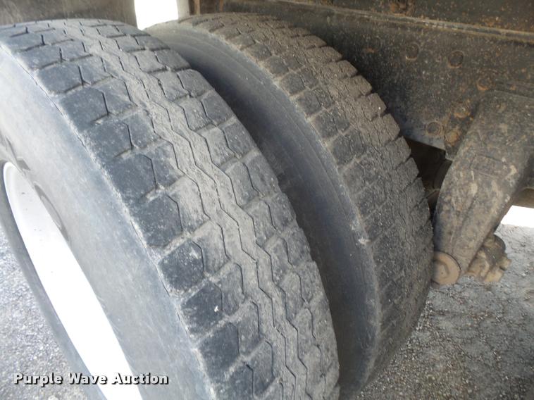 image for item DA6331 1989 Peterbilt 379 dump truck