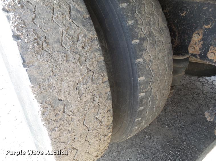 image for item DA6331 1989 Peterbilt 379 dump truck